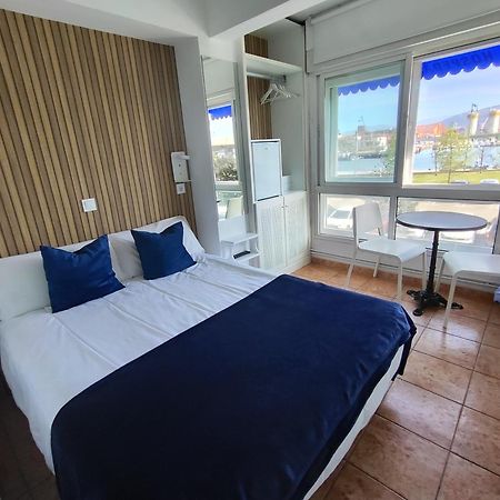 Hostal Lucy ซานตานเดร์ ภายนอก รูปภาพ