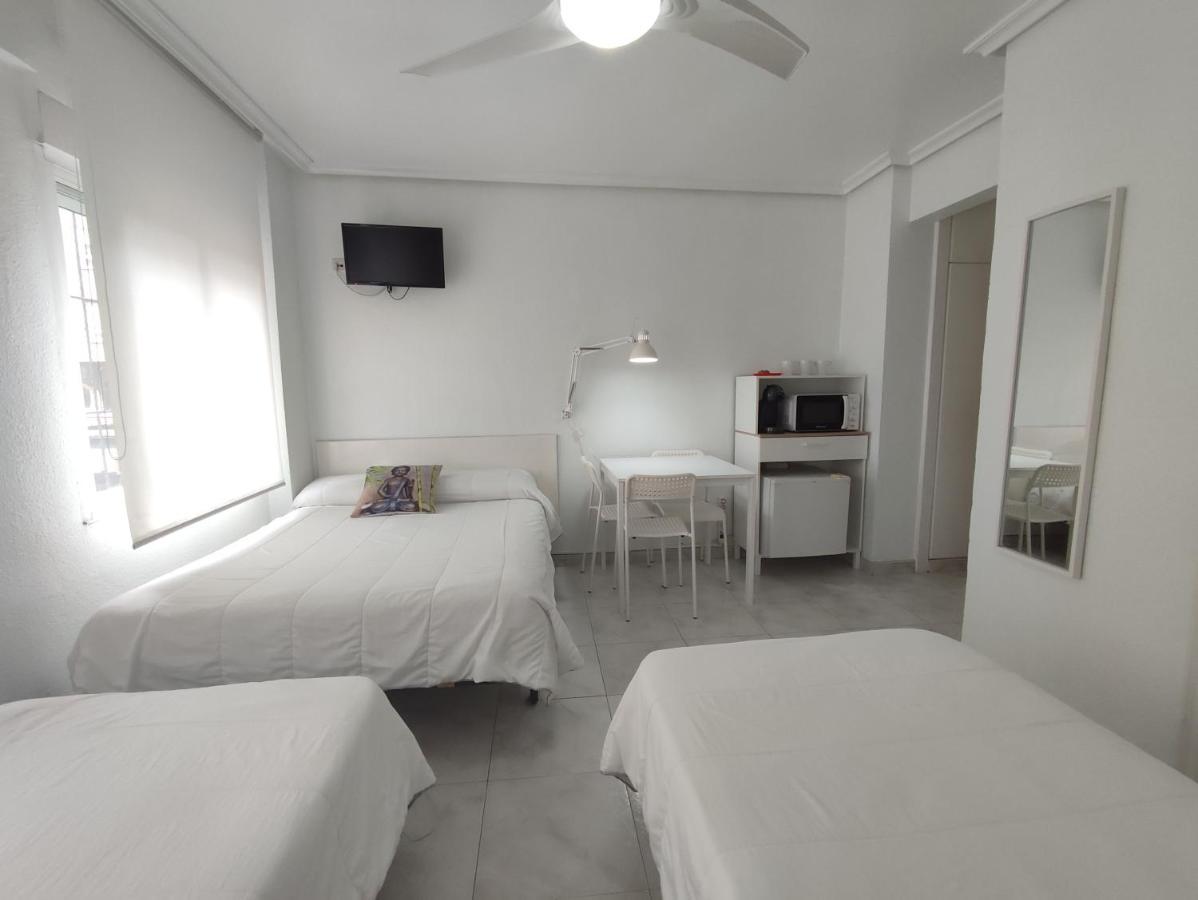 Hostal Lucy ซานตานเดร์ ภายนอก รูปภาพ