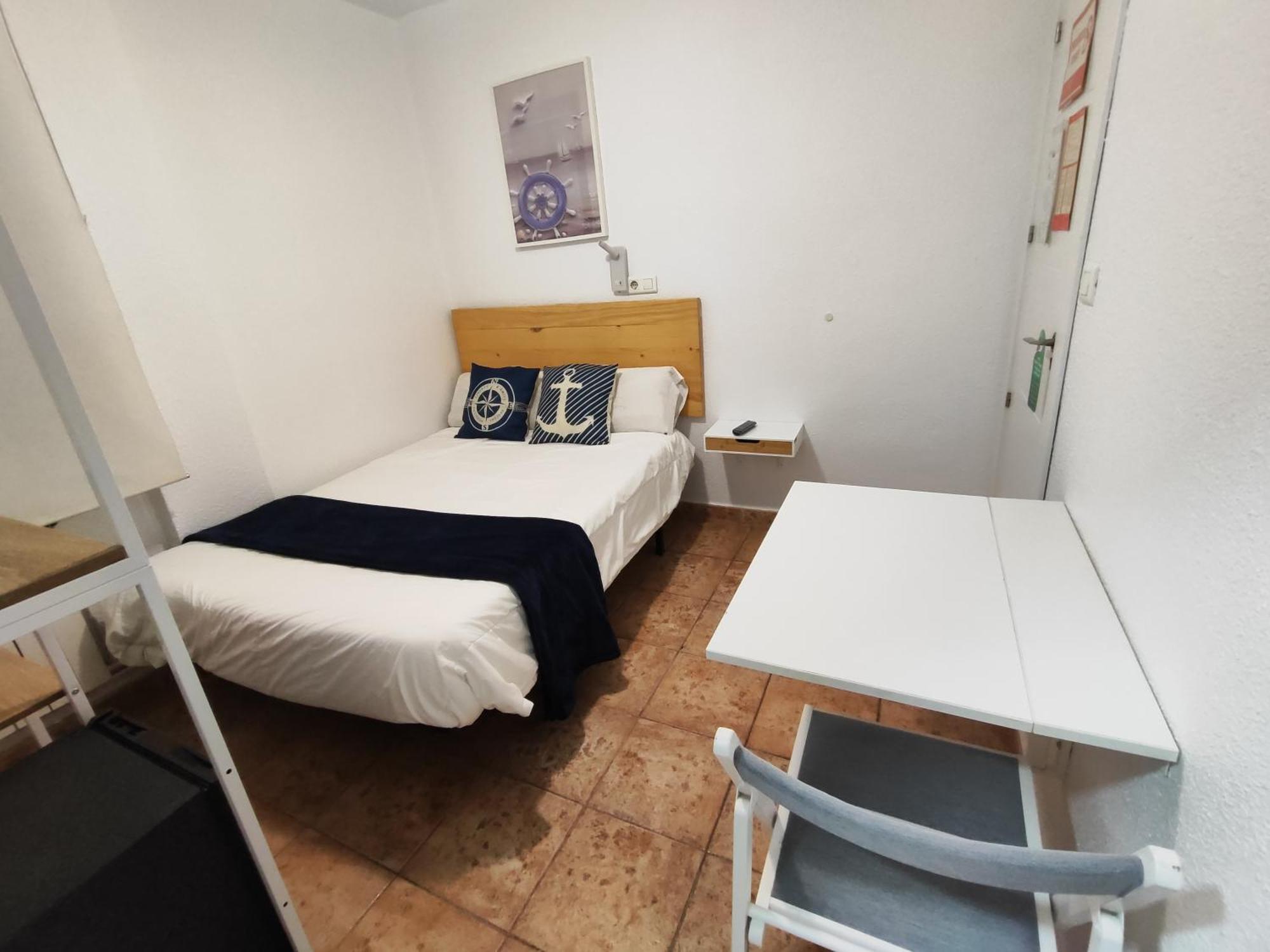 Hostal Lucy ซานตานเดร์ ภายนอก รูปภาพ