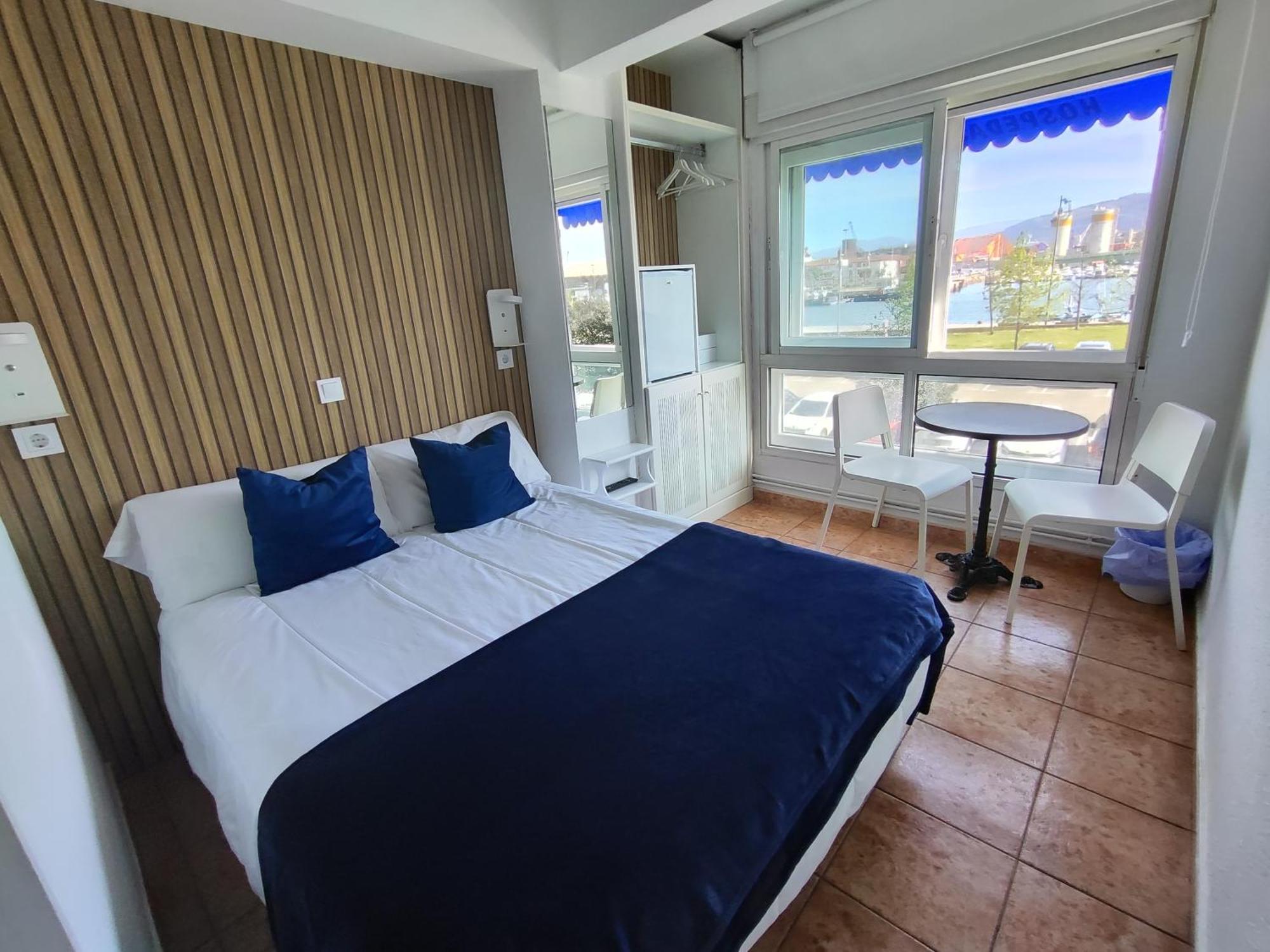 Hostal Lucy ซานตานเดร์ ภายนอก รูปภาพ